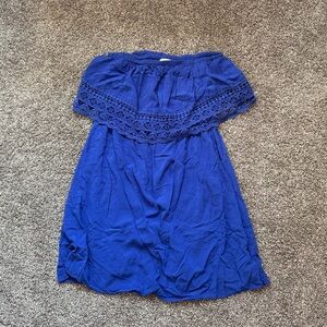 Large strapless blue dress